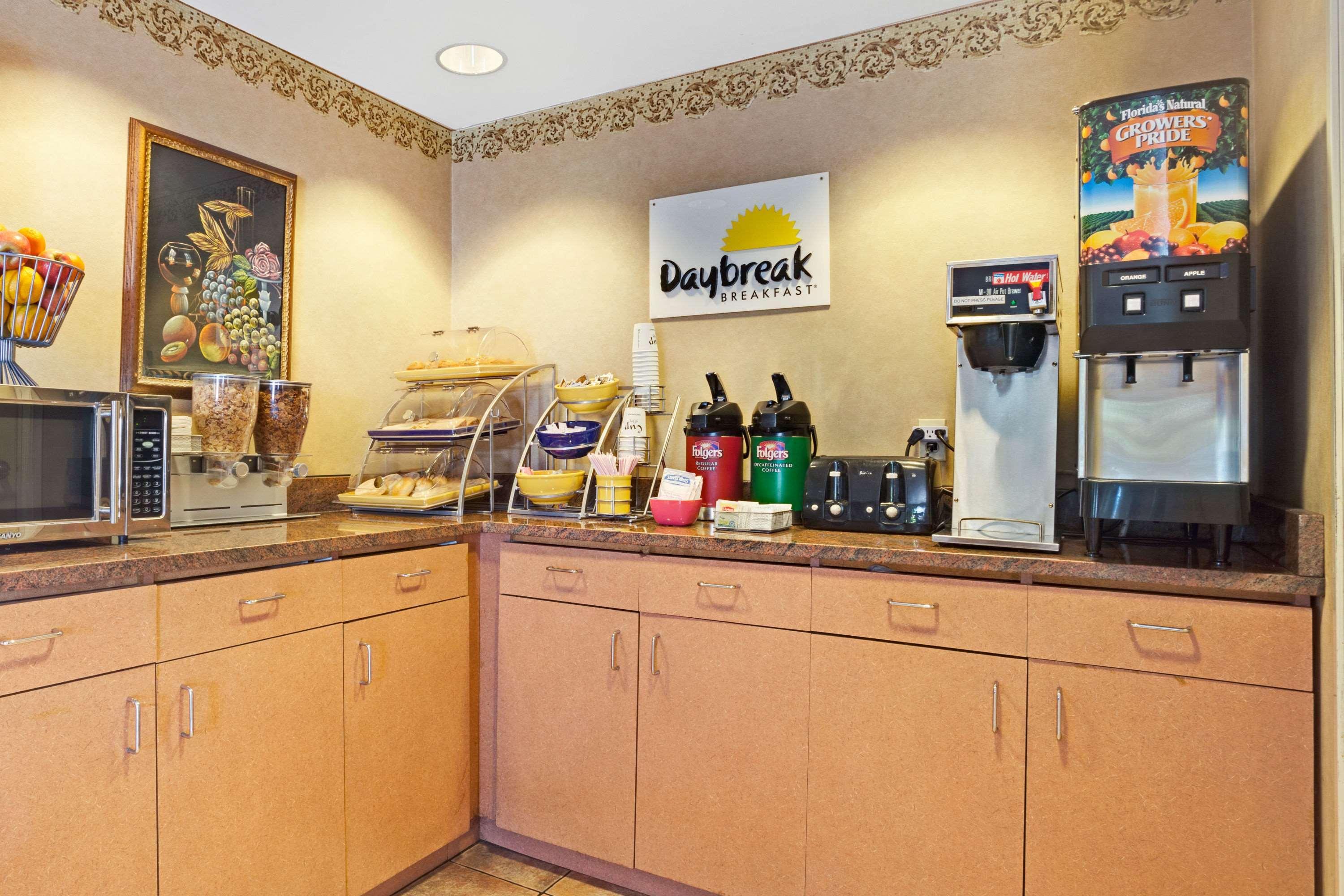 Fairbridge Inn Express Таквила Экстерьер фото